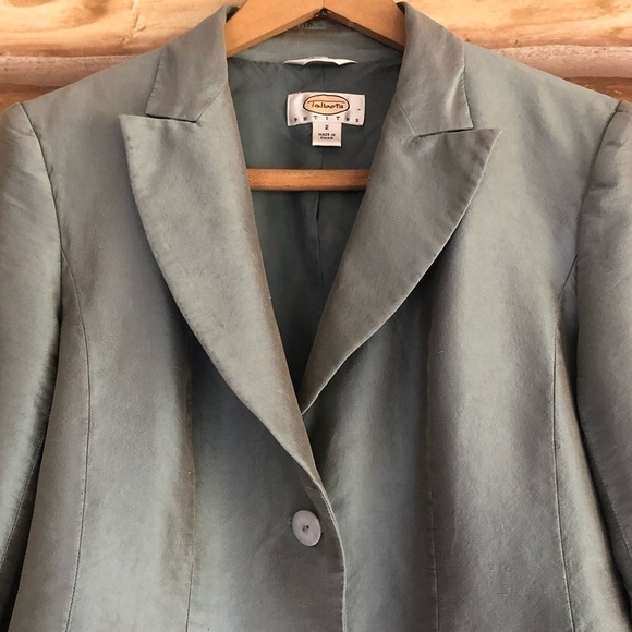 TALBOTS cuffed sleeve cropped silk blazer size 2 - Picture 4 of 11